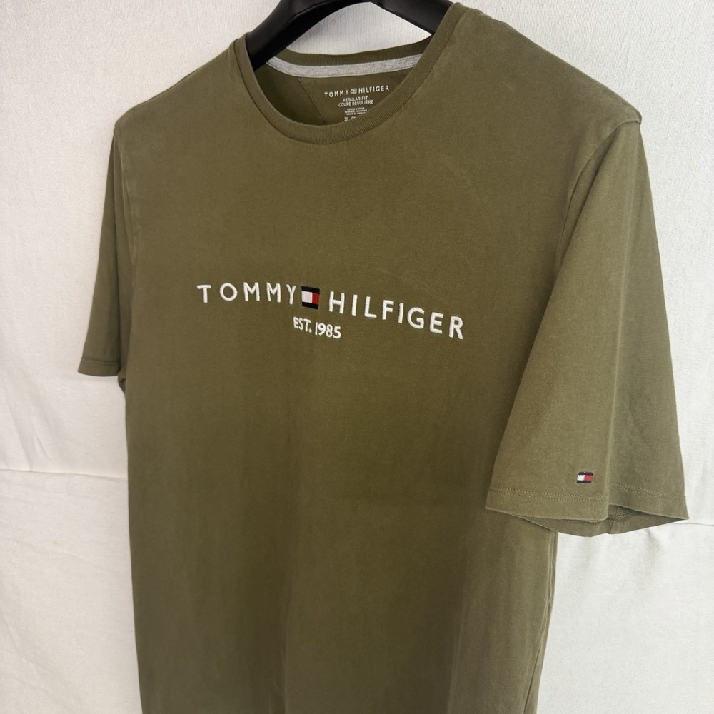 Tommy Hilfiger Men's Size XL Olive Green Est 1985 Logo Graphic T-Shirt Preppy